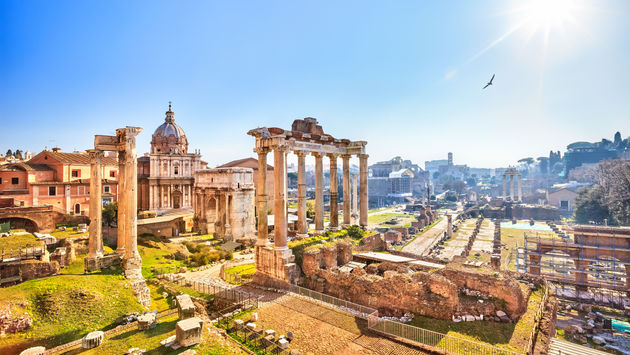 Roman ruins in Rome, Italy (photo via sborisov / iStock / Getty Images Plus)