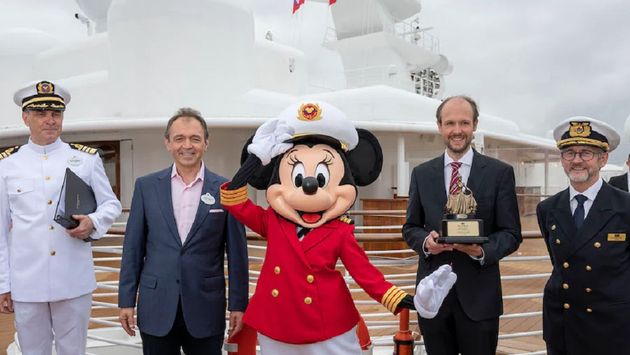 Numerous Meyer Weft and Disney Cruise Line executives at a Disney Wish ceremony.
