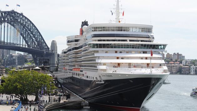 Cunard Queen Elizabeth in Sydney