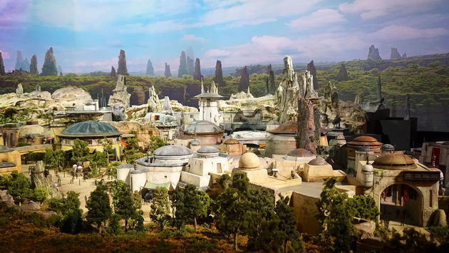 Scale model of Star Wars: Galaxy’s Edge at D23 Expo 2017