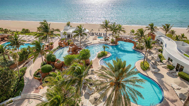 Pool at Trump International Beach Resort, Miami