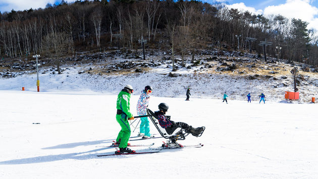 Dual Skiing at the Fujimi Kogen Resort.