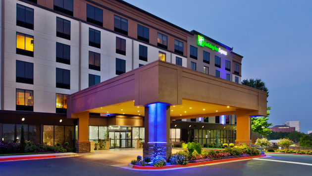 Holiday Inn Express Atlanta Galleria-Ballpark Area