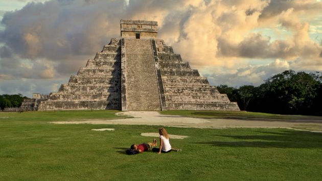 De enero a abril de 2022 llegaron a Chichén Itzá 962 mil 936 visitantes, 47 por ciento nacionales y 53 por ciento extranjeros. (Photo via: Sectur).