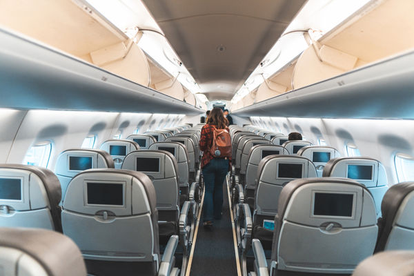 Erholung der Fluggastnachfrage durch Omicron-Reisebeschränkungen verlangsamt