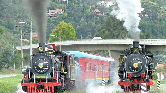 Tourist Train of the Savannah, in Bogotá, offers a tour on board classic train models. (Photo via Turistren).