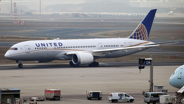 United Airlines Boeing 787-8 Dreamliner