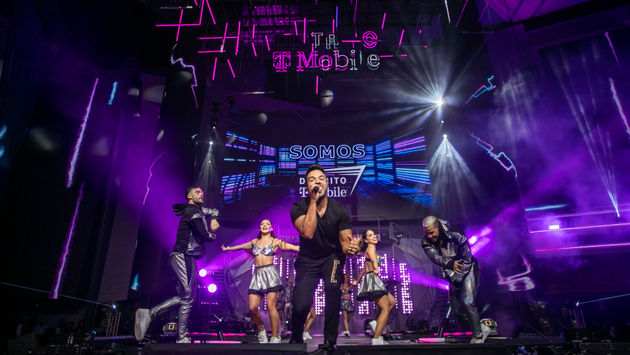 Luis Fonsi actuará en la ceremonia de apertura de Distrito T-Mobile