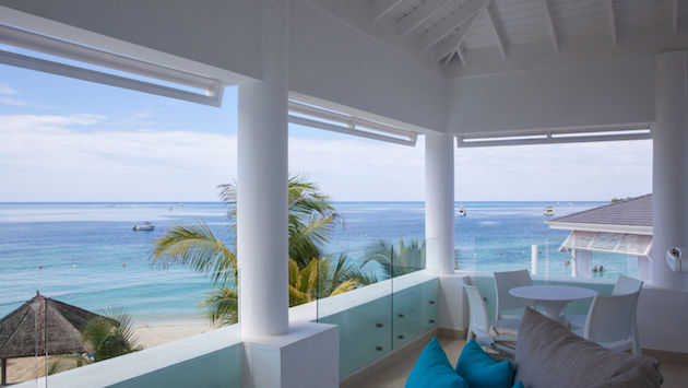 Azul Terrace Ocean Front Honeymoon Suite