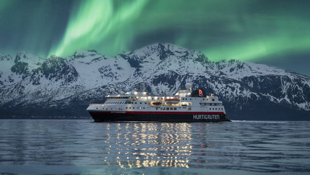 Hurtigruten, northern lights, aurora borealis, Norway, cruise, expedition, Arctic