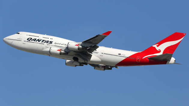 Qantas Boeing 747-400 taking off from LAX