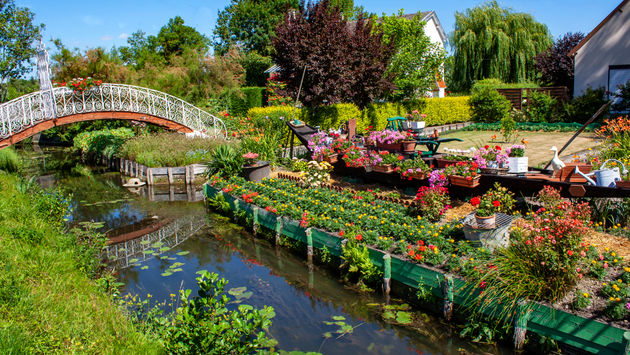 hortillonnages, gardens, canals, Amiens, Picardy, France