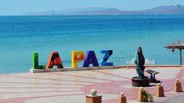 The road to the Baja California city of La Paz is varied and gorgeous