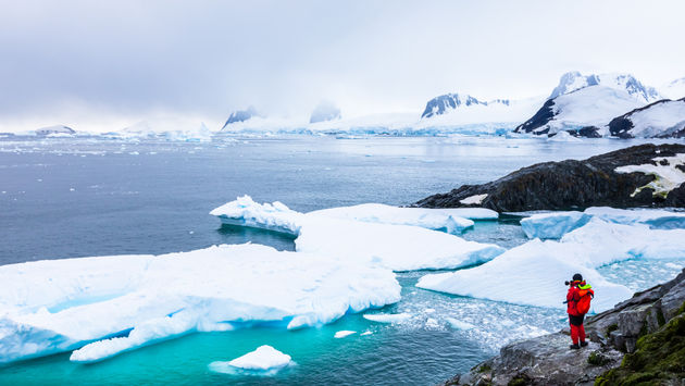 Antarctica, icebergs, tourist