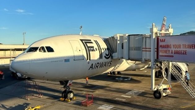 Le vol inaugural Vancouver-Fiji à son arrivée à Nadi
