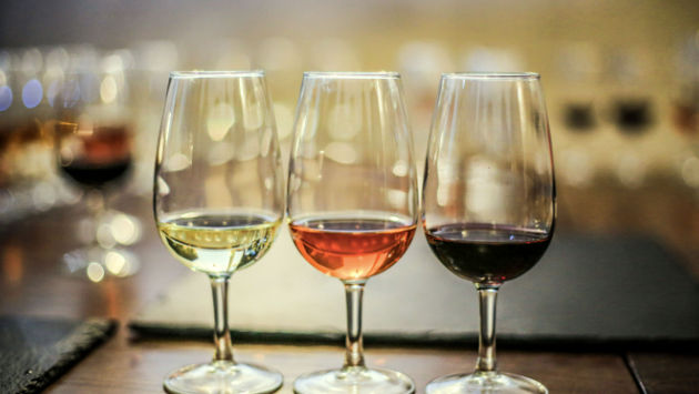 Cabernet Sauvignon, Malbec, and Chardonnay are some of the great wines produced by Argentina. (Photo via Brunomsbarreto).