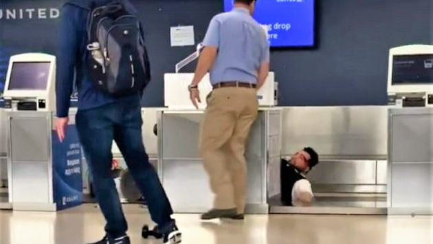 United airlines employee fight video