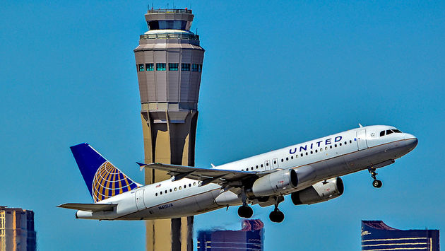 United Airlines Airbus A320-232 at Las Vegas McCarran International Airport
