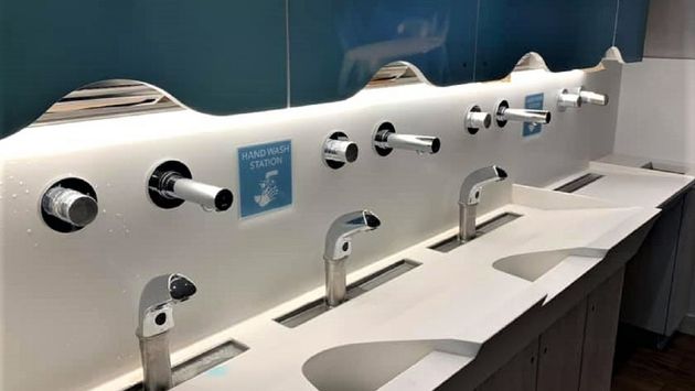 Estación de lavado de manos en Symphony of the Seas