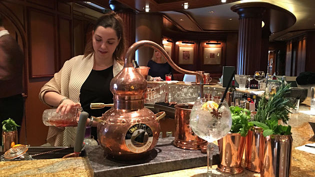 Midships Lounge on Cunard's Queen Victoria is featuring a new 'Gin & Fizz' spirits menu