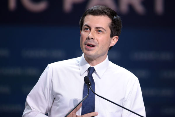 Buttigieg Optimistic Airlines Will ‘Get Better by the Holidays’